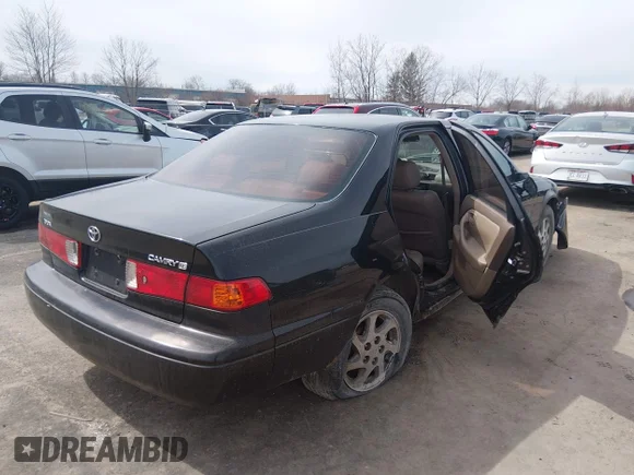 ✅ 2000 Toyota Camry CE • VIN: 4T1BG22K9YU625835 • Lot: 44665684. Wystawiony na IAAI z przebiegiem 192 136 mil. Bezpłatny archiwum sprzedaży aukcyjnych z USA i szczegółowy raport historii pojazdu na DreamBid. Zdjęcie 4.