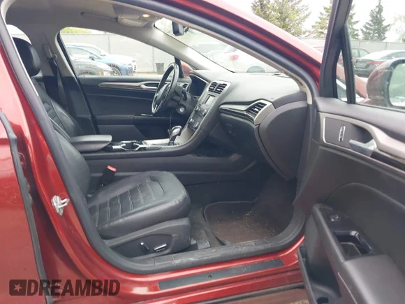 ✅ 2014 Ford Fusion SE • VIN: 3FA6P0HD5ER192509 • Lot: 45094153. Wystawiony na IAAI z przebiegiem 137 225 mil. Bezpłatny archiwum sprzedaży aukcyjnych z USA i szczegółowy raport historii pojazdu na DreamBid. Zdjęcie 5.