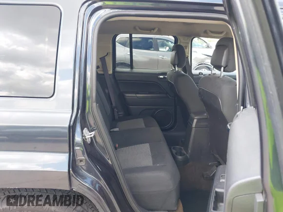 ✅ 2016 Jeep Patriot Sport • VIN: 1C4NJPBA8GD588802 • Лот: 44741443. Опубліковано раніше на IAAI з пробігом 171 828 миль. Безкоштовний доступ до архіву аукціонних продажів зі США та докладний звіт про історію автомобіля на DreamBid. Зображення 8.