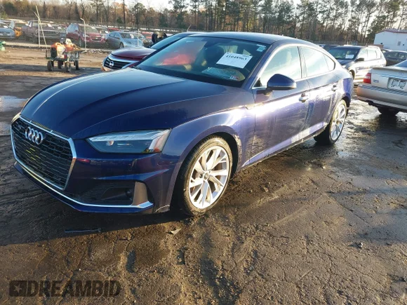 ✅ 2023 Audi A5 Sportback Premium • VIN: WAUABCF58PA032618 • Lot: 41048963. Wystawiony na IAAI z przebiegiem 2 740 mil. Bezpłatny archiwum sprzedaży aukcyjnych z USA i szczegółowy raport historii pojazdu na DreamBid. Zdjęcie 2.