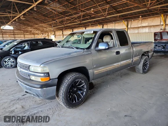 ✅ 2001 Chevrolet Silverado 1500 LS • VIN: 1GCEK19T71E105190 • Лот: 48167966. Опубліковано раніше на Copart з пробігом 184 119 миль. Безкоштовний доступ до архіву аукціонних продажів зі США та докладний звіт про історію автомобіля на DreamBid. Зображення 1.