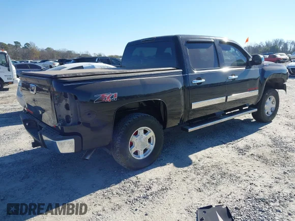 ✅ 2011 Chevrolet Silverado 1500 LT • VIN: 3GCPKSE31BG116393 • Lot: 43932820. Wystawiony na IAAI z przebiegiem Nie podano. Bezpłatny archiwum sprzedaży aukcyjnych z USA i szczegółowy raport historii pojazdu na DreamBid. Zdjęcie 4.