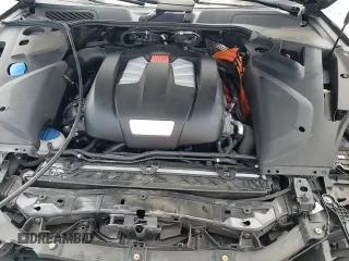 ✅ 2017 Porsche Cayenne S E-Hybrid • VIN: WP1AE2A23HLA71302 • Lot: 54586635. Listed on Copart with 102,228 mi. Free auction sales archive from the USA and detailed vehicle history report at DreamBid. Image 17.