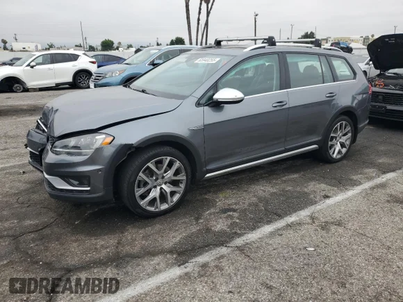 ✅ 2017 Volkswagen Golf S • VIN: 3VWH17AU1HM542952 • Lot: 65940255. Wystawiony na Copart z przebiegiem 100 778 mil. Bezpłatny archiwum sprzedaży aukcyjnych z USA i szczegółowy raport historii pojazdu na DreamBid. Zdjęcie 1.