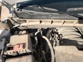 ✅ 2021 GMC Sierra 1500 • VIN: 1GTR8AEF1MZ361581 • Lot: 84589315. Wystawiony na Copart z przebiegiem 111 812 mil. Bezpłatny archiwum sprzedaży aukcyjnych z USA i szczegółowy raport historii pojazdu na DreamBid. Zdjęcie 14.