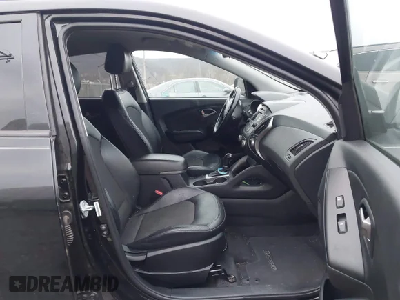 ✅ 2015 Hyundai Tucson Limited • VIN: KM8JU3AG1FU974556 • Lot: 44155216. Wystawiony na IAAI z przebiegiem 165 127 mil. Bezpłatny archiwum sprzedaży aukcyjnych z USA i szczegółowy raport historii pojazdu na DreamBid. Zdjęcie 5.