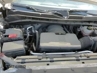 ✅ 2020 Chevrolet Silverado 1500 Custom Trail Boss • VIN: 1GCRYCEH1LZ368350 • Lot: 60545505. Wystawiony na Copart z przebiegiem 65 574 mil. Bezpłatny archiwum sprzedaży aukcyjnych z USA i szczegółowy raport historii pojazdu na DreamBid. Zdjęcie 15.