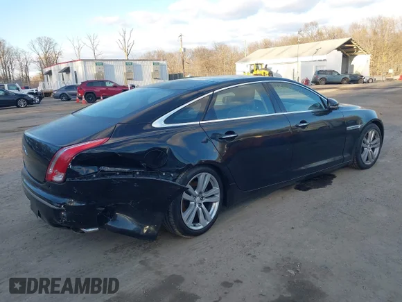 ✅ 2011 Jaguar XJ XJL • VIN: SAJWA2GB8BLV13283 • Lot: 44101961. Wystawiony na IAAI z przebiegiem 115 997 mil. Bezpłatny archiwum sprzedaży aukcyjnych z USA i szczegółowy raport historii pojazdu na DreamBid. Zdjęcie 4.