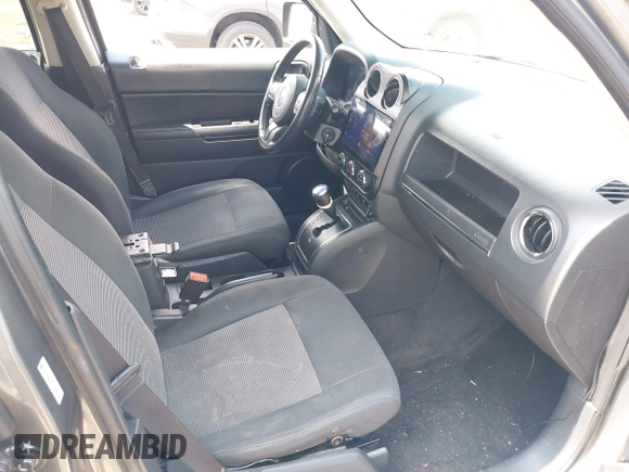 ✅ 2012 Jeep Patriot Latitude • VIN: 1C4NJPFA5CD661208 • Lot: 45164622. Wystawiony na IAAI z przebiegiem 190 004 mil. Bezpłatny archiwum sprzedaży aukcyjnych z USA i szczegółowy raport historii pojazdu na DreamBid. Zdjęcie 5.