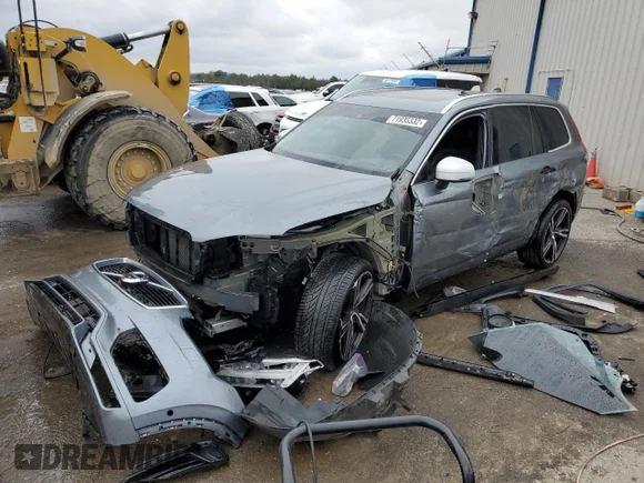✅ 2017 Volvo XC90 R-Design • VIN: YV4A22PM4H1155530 • Lot: 71935332. Listed on Copart with 67,818 mi. Free auction sales archive from the USA and detailed vehicle history report at DreamBid. Image 1.