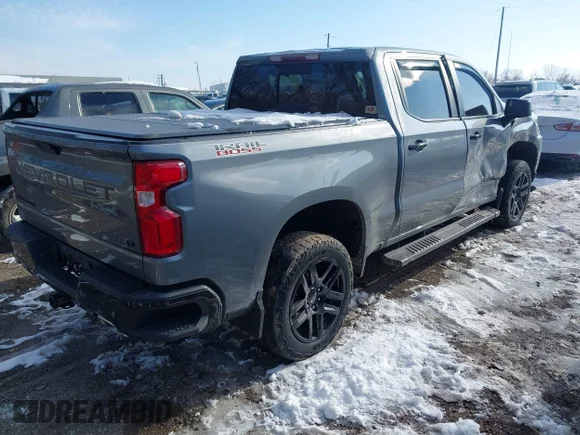 ✅ 2021 Chevrolet Silverado 1500 LT Trail Boss • VIN: 1GCPYFED9MZ270934 • Lot: 43850411. Wystawiony na IAAI z przebiegiem 102 070 mil. Bezpłatny archiwum sprzedaży aukcyjnych z USA i szczegółowy raport historii pojazdu na DreamBid. Zdjęcie 4.