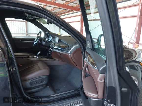 ✅ 2018 BMW X5 xDrive40e • VIN: 5UXKT0C53J0W01197 • Lot: 44996493. Wystawiony na IAAI z przebiegiem 110 113 mil. Bezpłatny archiwum sprzedaży aukcyjnych z USA i szczegółowy raport historii pojazdu na DreamBid. Zdjęcie 5.