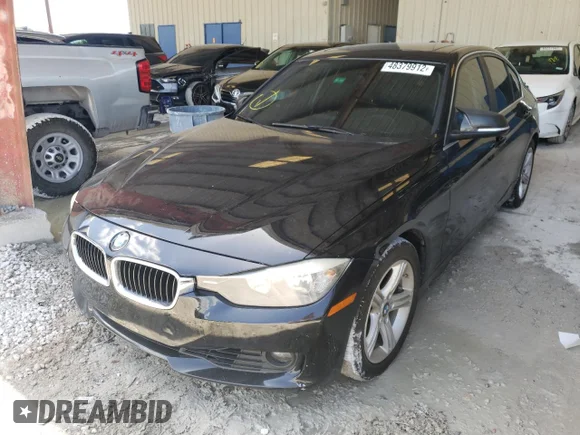 ✅ 2015 BMW 3 Series 328i • VIN: WBA3A5C50FF606352 • Лот: 66533692. Опубликован ранее на Copart с пробегом Не указан. Бесплатный доступ к архиву аукционных продаж из США и подробный отчёт об истории автомобиля на DreamBid. Изображение 2.
