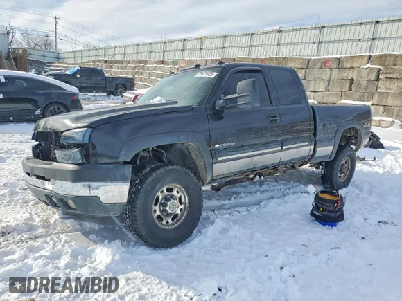 ✅ 2005 Chevrolet Silverado 2500HD LS • VIN: 1GCHK29U95E143618 • Lot: 75421975. Listed on Copart with 235,654 mi. Free auction sales archive from the USA and detailed vehicle history report at DreamBid. Image 1.