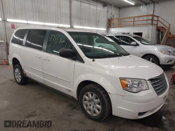 ✅ 2009 Chrysler Town & Country LX • VIN: 2A8HR44E39R527144 • Lot: 44558038. Wystawiony na IAAI z przebiegiem 205 415 mil. Bezpłatny archiwum sprzedaży aukcyjnych z USA i szczegółowy raport historii pojazdu na DreamBid. Zdjęcie 1.