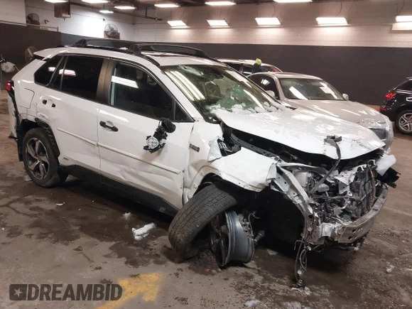 ✅ 2021 Toyota RAV4 SE • VIN: JTMAB3FV0MD013686 • Lot: 44261849. Listed on IAAI with 121,355 mi. Free auction sales archive from the USA and detailed vehicle history report at DreamBid. Image 1.