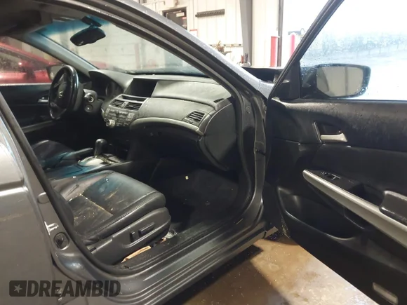 ✅ 2010 Honda Accord EX-L • VIN: 1HGCP3F82AA012865 • Lot: 44555941. Wystawiony na IAAI z przebiegiem 134 237 mil. Bezpłatny archiwum sprzedaży aukcyjnych z USA i szczegółowy raport historii pojazdu na DreamBid. Zdjęcie 5.