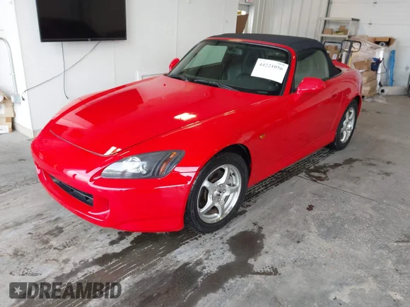 ✅ 2001 Honda S2000 • VIN: JHMAP114X1T000495 • Lot: 44221056. Wystawiony na IAAI z przebiegiem 42 500 mil. Bezpłatny archiwum sprzedaży aukcyjnych z USA i szczegółowy raport historii pojazdu na DreamBid. Zdjęcie 2.