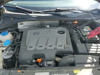 ✅ 2013 Volkswagen Passat SEL Premium • VIN: 1VWCN7A37DC028959 • Lot: 42732041. Wystawiony na IAAI z przebiegiem 212 923 mil. Bezpłatny archiwum sprzedaży aukcyjnych z USA i szczegółowy raport historii pojazdu na DreamBid. Zdjęcie 12.