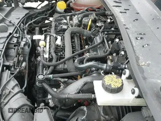 ✅ 2019 Ford Escape SE • VIN: 1FMCU9GD7KUB83970 • Lot: 43158648. Wystawiony na IAAI z przebiegiem 62 216 mil. Bezpłatny archiwum sprzedaży aukcyjnych z USA i szczegółowy raport historii pojazdu na DreamBid. Zdjęcie 18.