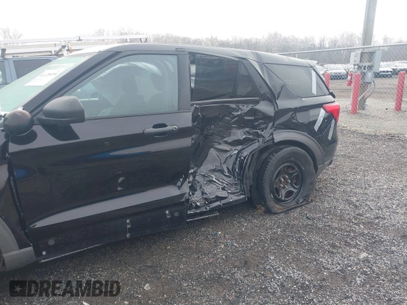 ✅ 2020 Ford Police Interceptor Utility • VIN: 1FM5K8ABXLGB43365 • Lot: 44120494. Wystawiony na IAAI z przebiegiem 41 337 mil. Bezpłatny archiwum sprzedaży aukcyjnych z USA i szczegółowy raport historii pojazdu na DreamBid. Zdjęcie 6.