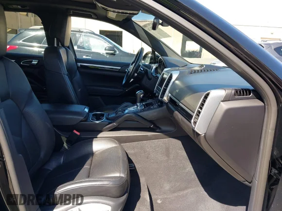 ✅ 2016 Porsche Cayenne • VIN: WP1AA2A27GKA13225 • Лот: 42372124. Опубліковано раніше на IAAI з пробігом 47 081 миль. Безкоштовний доступ до архіву аукціонних продажів зі США та докладний звіт про історію автомобіля на DreamBid. Зображення 5.