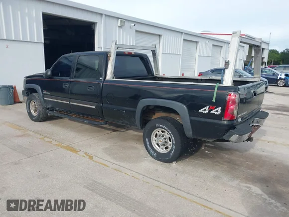 ✅ 2005 Chevrolet Silverado 2500HD LS • VIN: 1GCHK23215F926157 • Lot: 43212555. Wystawiony na IAAI z przebiegiem 201 736 mil. Bezpłatny archiwum sprzedaży aukcyjnych z USA i szczegółowy raport historii pojazdu na DreamBid. Zdjęcie 3.