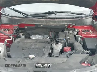 ✅ 2021 Mitsubishi Outlander ES • VIN: JA4ARUAU9MU002647 • Lot: 43665214. Listed on IAAI with 88,029 mi. Free auction sales archive from the USA and detailed vehicle history report at DreamBid. Image 19.