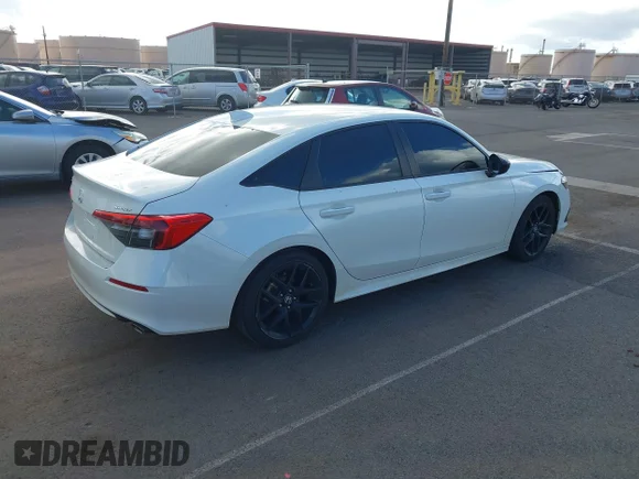 ✅ 2024 Honda Civic Sport • VIN: 2HGFE2F56RH531532 • Lot: 43885899. Wystawiony na IAAI z przebiegiem 22 765 mil. Bezpłatny archiwum sprzedaży aukcyjnych z USA i szczegółowy raport historii pojazdu na DreamBid. Zdjęcie 4.