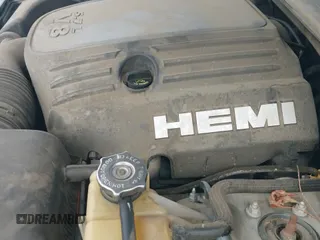 ✅ 2009 Chrysler 300 C Hemi • VIN: 2C3KA63T29H512158 • Lot: 41610640. Wystawiony na IAAI z przebiegiem 138 050 mil. Bezpłatny archiwum sprzedaży aukcyjnych z USA i szczegółowy raport historii pojazdu na DreamBid. Zdjęcie 23.