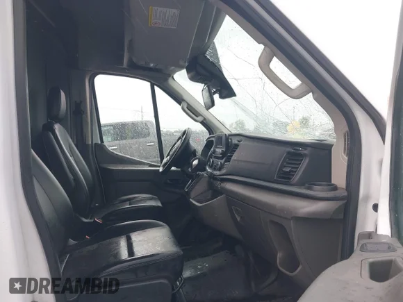 ✅ 2020 Ford Transit Cargo • VIN: 1FTBR1C87LKB60715 • Лот: 44919412. Опубліковано раніше на IAAI з пробігом 114 163 миль. Безкоштовний доступ до архіву аукціонних продажів зі США та докладний звіт про історію автомобіля на DreamBid. Зображення 5.