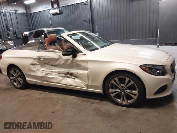 ✅ 2018 Mercedes-Benz C 300 • VIN: WDDWK4KB6JF646464 • Lot: 42150269. Wystawiony na IAAI z przebiegiem 40 618 mil. Bezpłatny archiwum sprzedaży aukcyjnych z USA i szczegółowy raport historii pojazdu na DreamBid. Zdjęcie 6.