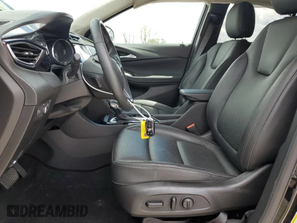 ✅ 2022 Buick Encore GX Essence • VIN: KL4MMGSL5NB000006 • Лот: 55819465. Опубліковано раніше на Copart з пробігом 11 849 миль. Безкоштовний доступ до архіву аукціонних продажів зі США та докладний звіт про історію автомобіля на DreamBid. Зображення 7.
