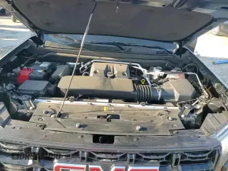 ✅ 2024 GMC Canyon 4WD Elevation • VIN: 1GTP6BEK4R1295677 • Lot: 69933695. Wystawiony na Copart z przebiegiem 6 482 mil. Bezpłatny archiwum sprzedaży aukcyjnych z USA i szczegółowy raport historii pojazdu na DreamBid. Zdjęcie 15.