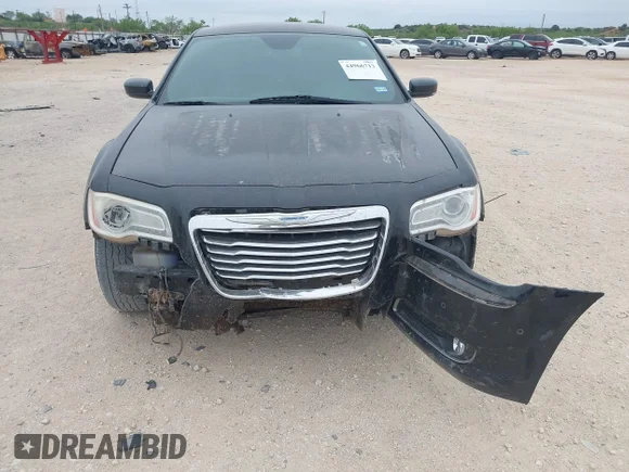 ✅ 2014 Chrysler 300 • VIN: 2C3CCAAG8EH186240 • Lot: 44966713. Listed on IAAI with 189,868 mi. Free auction sales archive from the USA and detailed vehicle history report at DreamBid. Image 6.