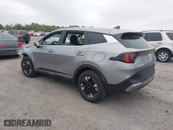 ✅ 2026 Kia Sportage LX • VIN: KNDPU3DG8T7313868 • Lot: 44674907. Wystawiony na IAAI z przebiegiem 4 025 mil. Bezpłatny archiwum sprzedaży aukcyjnych z USA i szczegółowy raport historii pojazdu na DreamBid. Zdjęcie 3.