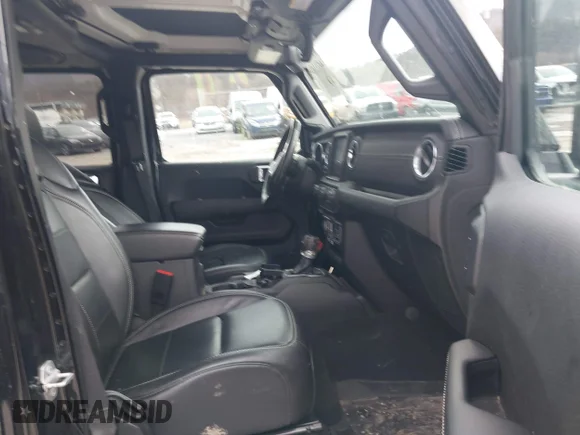 ✅ 2023 Jeep Wrangler Sahara • VIN: 1C4JJXP65PW553741 • Lot: 44213424. Wystawiony na IAAI z przebiegiem 49 276 mil. Bezpłatny archiwum sprzedaży aukcyjnych z USA i szczegółowy raport historii pojazdu na DreamBid. Zdjęcie 5.