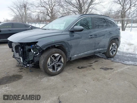 ✅ 2025 Hyundai Tucson SEL • VIN: 5NMJBCDE3SH516958 • Lot: 44354233. Wystawiony na IAAI z przebiegiem 4 578 mil. Bezpłatny archiwum sprzedaży aukcyjnych z USA i szczegółowy raport historii pojazdu na DreamBid. Zdjęcie 2.