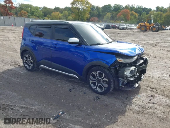 ✅ 2021 Kia Soul LX • VIN: KNDJ23AU2M7135981 • Лот: 43462560. Опубліковано раніше на IAAI з пробігом 73 348 миль. Безкоштовний доступ до архіву аукціонних продажів зі США та докладний звіт про історію автомобіля на DreamBid. Зображення 1.