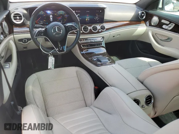 ✅ 2021 Mercedes-Benz E 350 • VIN: W1KZF8DB9MA962318 • Лот: 73646004. Опубликован ранее на Copart с пробегом 31 078 миль. Бесплатный доступ к архиву аукционных продаж из США и подробный отчёт об истории автомобиля на DreamBid. Изображение 8.