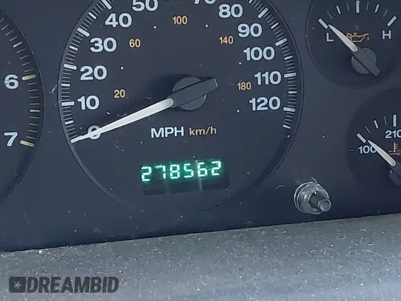 ✅ 2004 Jeep Grand Cherokee • VIN: 1J4GX48J34C297780 • Lot: 44325062. Wystawiony na IAAI z przebiegiem 278 562 mil. Bezpłatny archiwum sprzedaży aukcyjnych z USA i szczegółowy raport historii pojazdu na DreamBid. Zdjęcie 7.