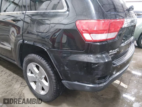 ✅ 2012 Jeep Grand Cherokee Laredo • VIN: 1C4RJFAG0CC360777 • Lot: 45158377. Wystawiony na IAAI z przebiegiem 221 531 mil. Bezpłatny archiwum sprzedaży aukcyjnych z USA i szczegółowy raport historii pojazdu na DreamBid. Zdjęcie 6.