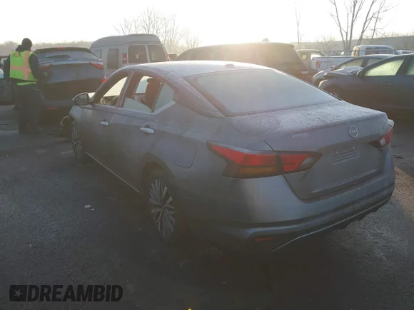 ✅ 2023 Nissan Altima SV • VIN: 1N4BL4DV2PN309484 • Lot: 44013006. Wystawiony na IAAI z przebiegiem 84 189 mil. Bezpłatny archiwum sprzedaży aukcyjnych z USA i szczegółowy raport historii pojazdu na DreamBid. Zdjęcie 3.