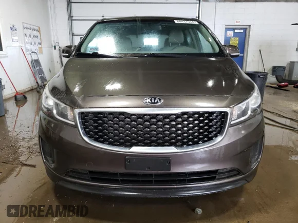 ✅ 2016 Kia Sedona LX • VIN: KNDMB5C18G6100979 • Lot: 60437964. Wystawiony na Copart z przebiegiem 148 460 mil. Bezpłatny archiwum sprzedaży aukcyjnych z USA i szczegółowy raport historii pojazdu na DreamBid. Zdjęcie 5.