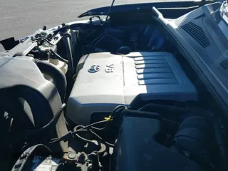 ✅ 2011 Toyota Highlander • VIN: 5TDBK3EH9BS063729 • Lot: 43085375. Listed on IAAI with 246,096 mi. Free auction sales archive from the USA and detailed vehicle history report at DreamBid. Image 19.