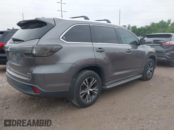 ✅ 2016 Toyota Highlander XLE • VIN: 5TDKKRFH0GS178082 • Lot: 45156034. Listed on IAAI with 188,250 mi. Free auction sales archive from the USA and detailed vehicle history report at DreamBid. Image 4.