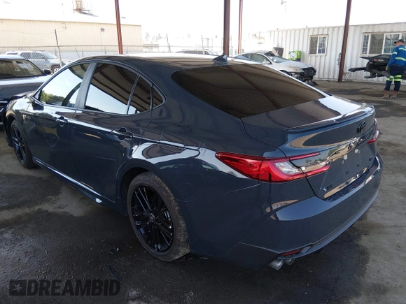 ✅ 2026 Toyota Camry LE • VIN: 4T1DAACK7TU662913 • Lot: 44636737. Wystawiony na IAAI z przebiegiem 21 262 mil. Bezpłatny archiwum sprzedaży aukcyjnych z USA i szczegółowy raport historii pojazdu na DreamBid. Zdjęcie 3.