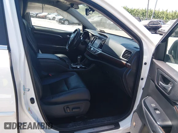 ✅ 2015 Toyota Highlander Limited • VIN: 5TDDCRFHXFS010888 • Lot: 45264970. Listed on IAAI with 107,031 mi. Free auction sales archive from the USA and detailed vehicle history report at DreamBid. Image 5.