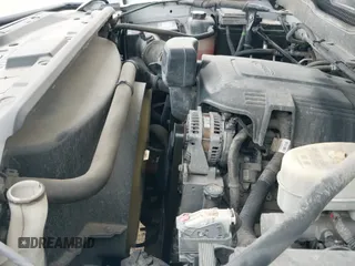 2017 Chevrolet Silverado 2500HD Work Truck z VIN 1GC2KUEG5HZ310393, wystawiony jako IAAI lot #42609076 z przebiegiem 108 885 mil mil oraz . Historia ofert i sprzedaży dostępna na DreamBid. Obrazek 18.