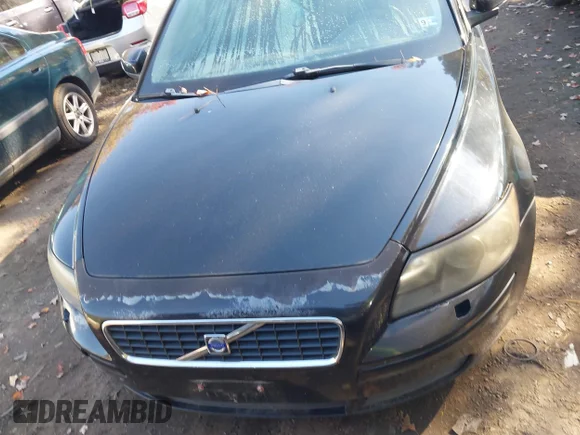 ✅ 2007 Volvo S40 2.4L • VIN: YV1MS382572299920 • Лот: 43636426. Опубліковано раніше на IAAI з пробігом 146 293 миль. Безкоштовний доступ до архіву аукціонних продажів зі США та докладний звіт про історію автомобіля на DreamBid. Зображення 6.